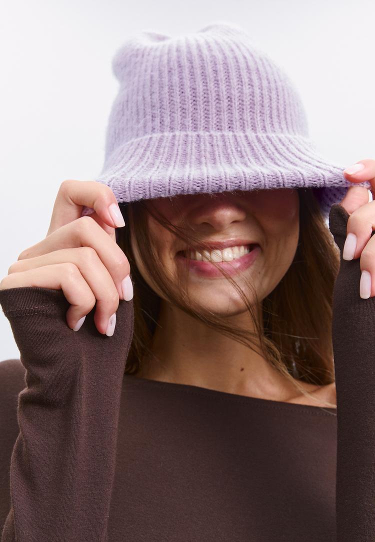 gorro de canelado com emblema
