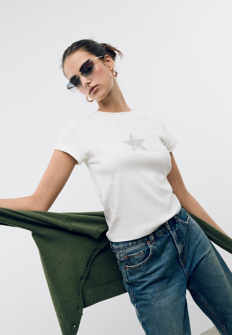 figurbetontes-glitzer-t-shirt