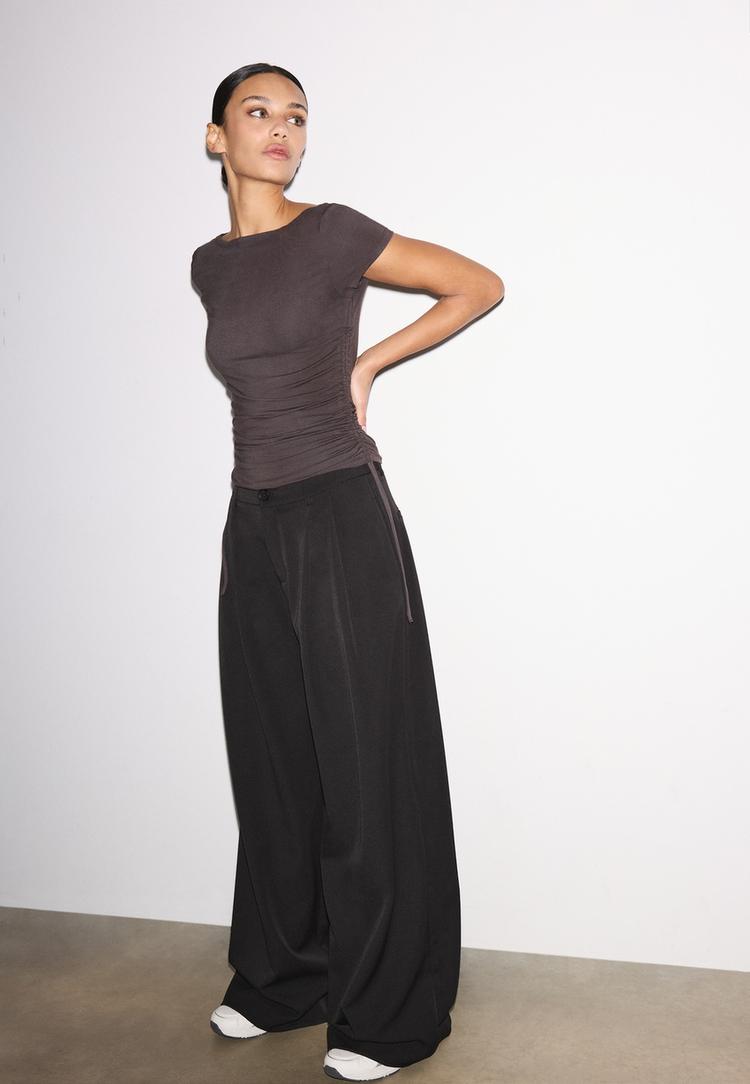 t shirt met korte mouw en zijdelingse plooien