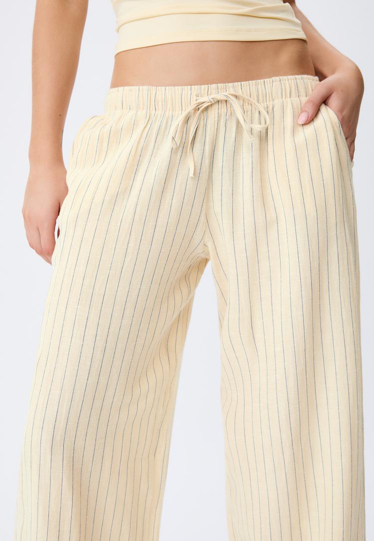 flieende-hose-mit-leinenstreifen