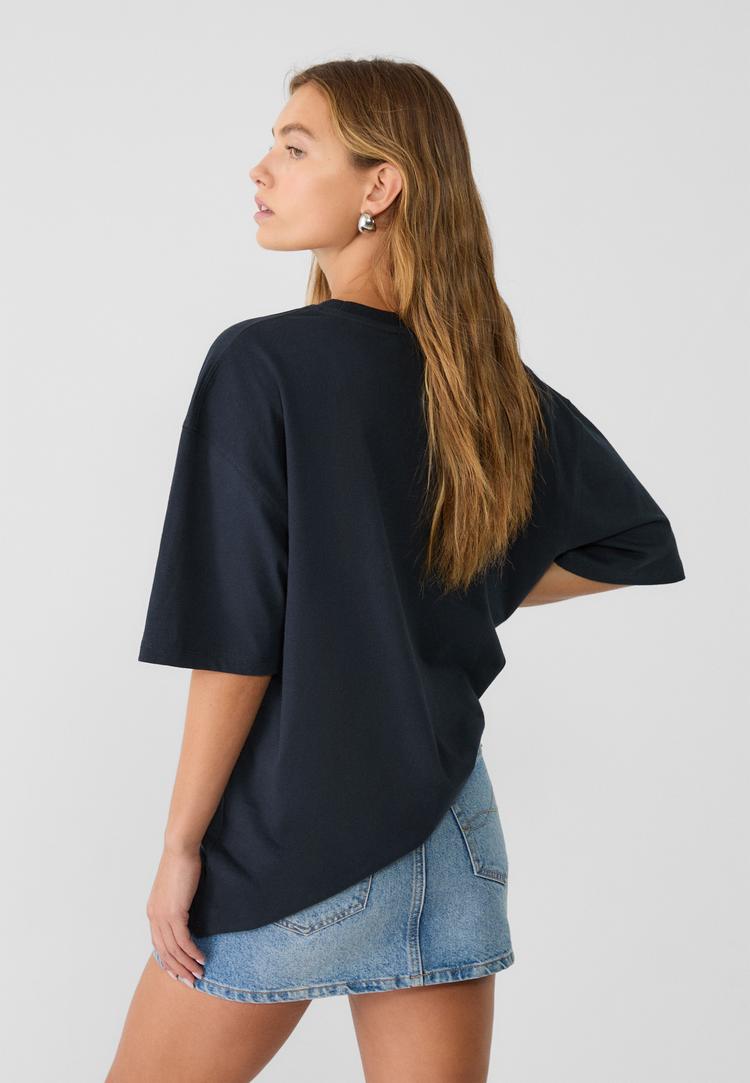 Parlak taşlı numara baskılı oversize t-shirt_2