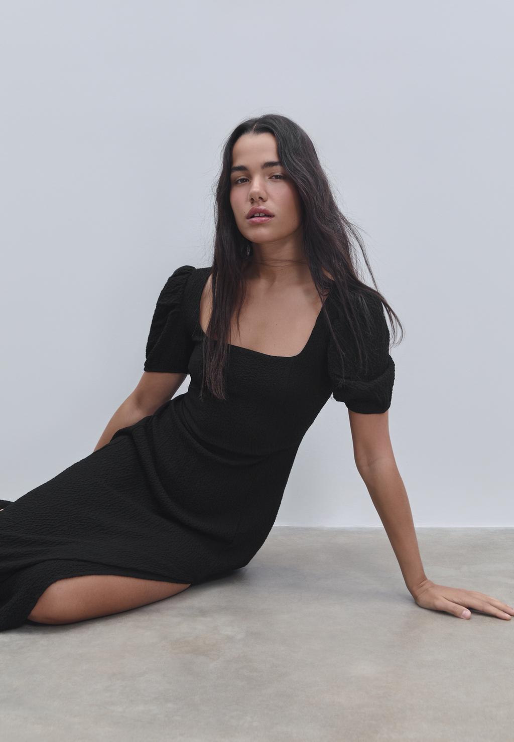 Loose-fitting maxi dress with criss-cross back