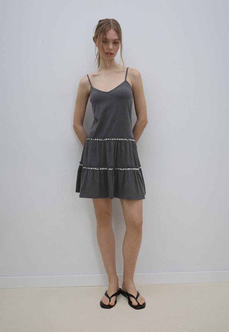 vestido volantes tachitas