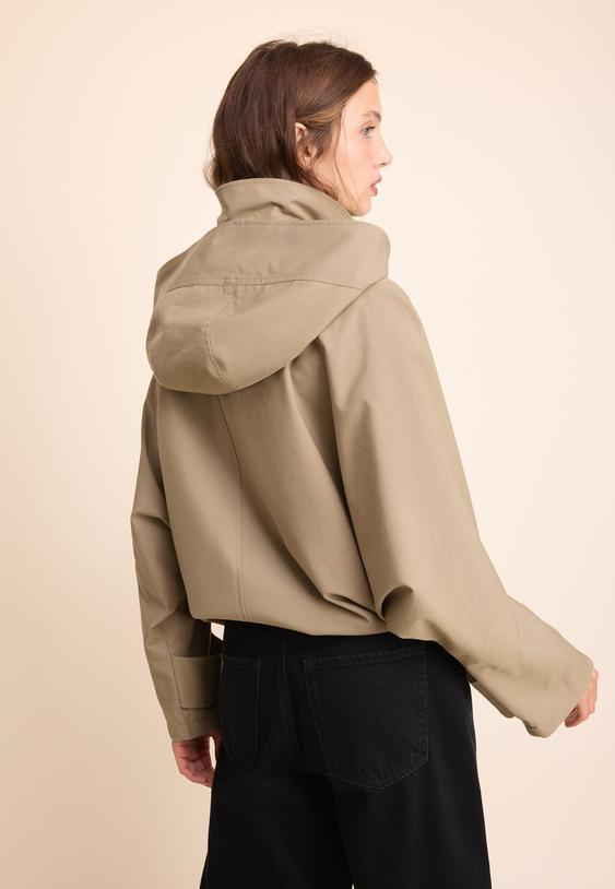 kapusonlu kısa oversize trenckot