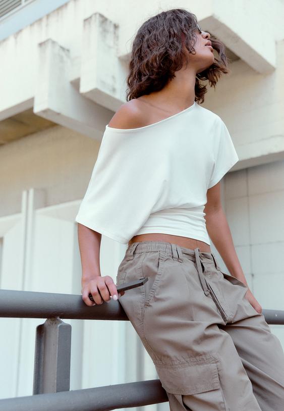 short sleeve boat neck tshirt