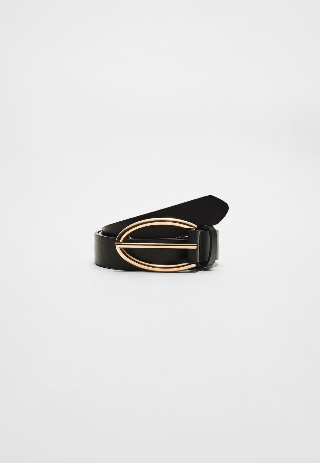 Belt with oval buckle