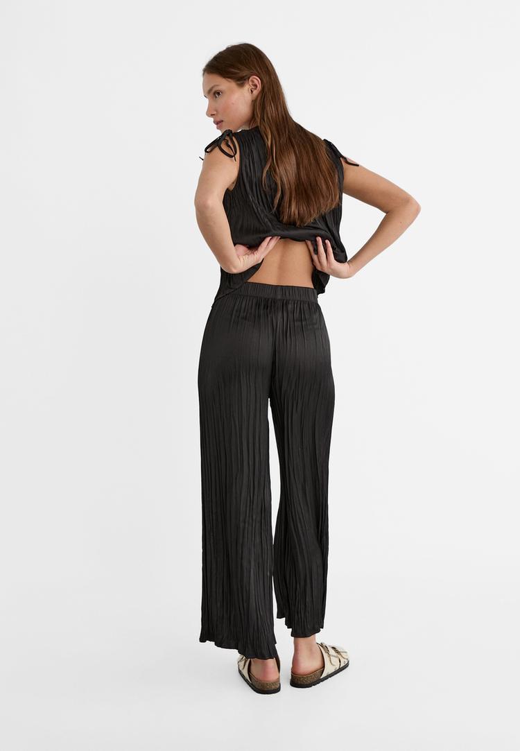 culotte-hose-flieend-satinoptik-textur