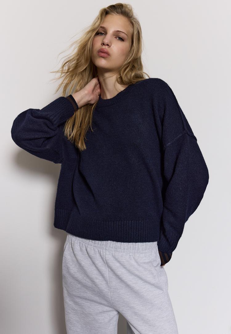 strickpullover-mit-rundausschnitt