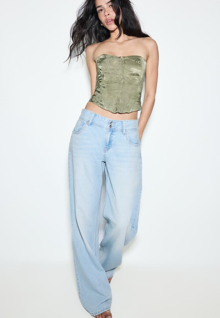 Jeans mit tiefem Bund und Doppelknopf MITTELBLAUER WASHED-LOOK IM HELLEN JEANSBLAU 36