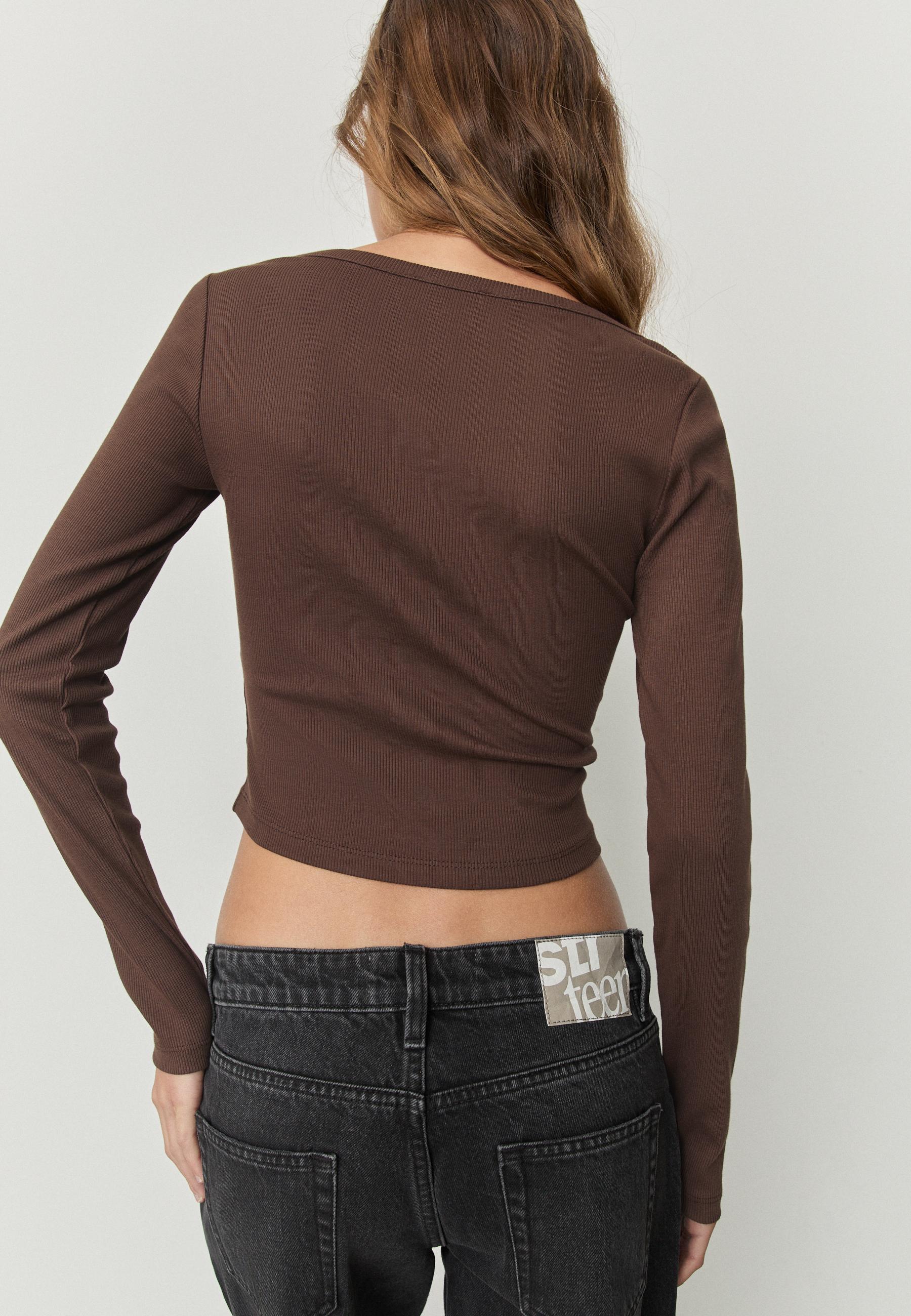 Blouse with buttons — Brown
