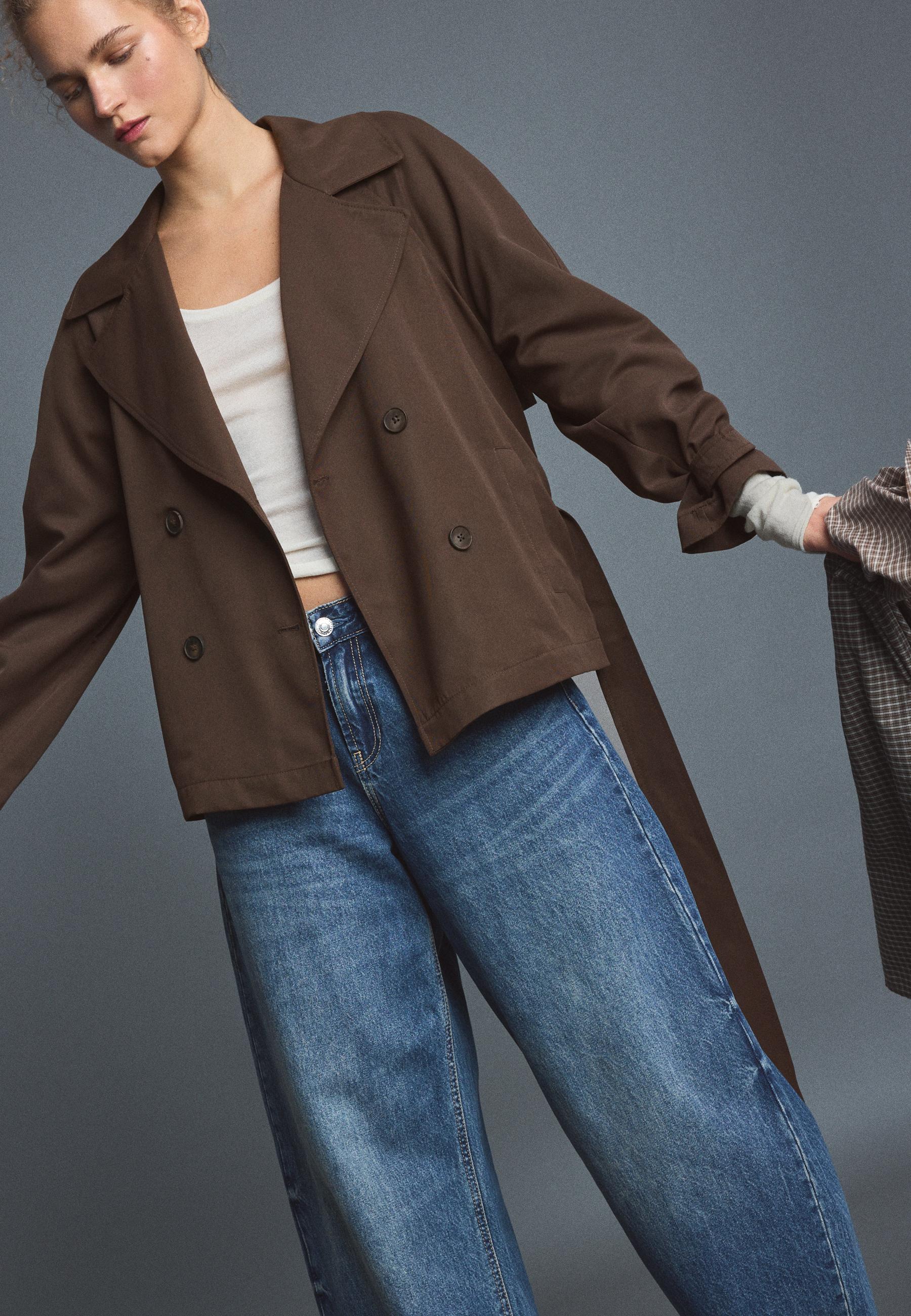Stradivarius Kemerli ve dökümlü kısa trençkot