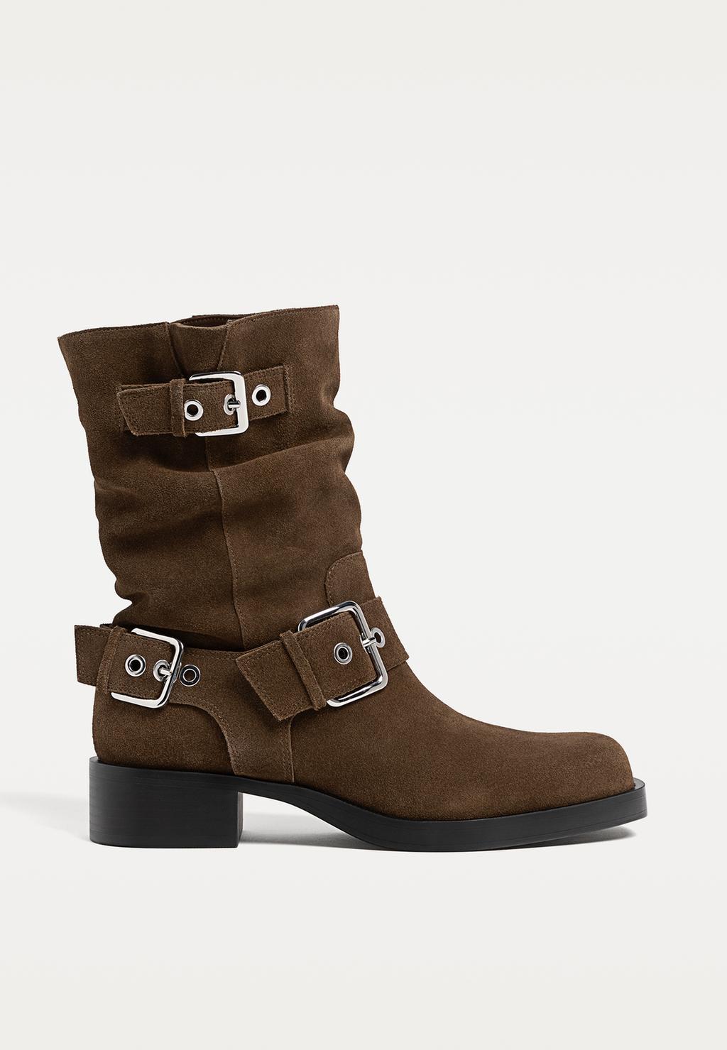 Leather ankle boots with buckles