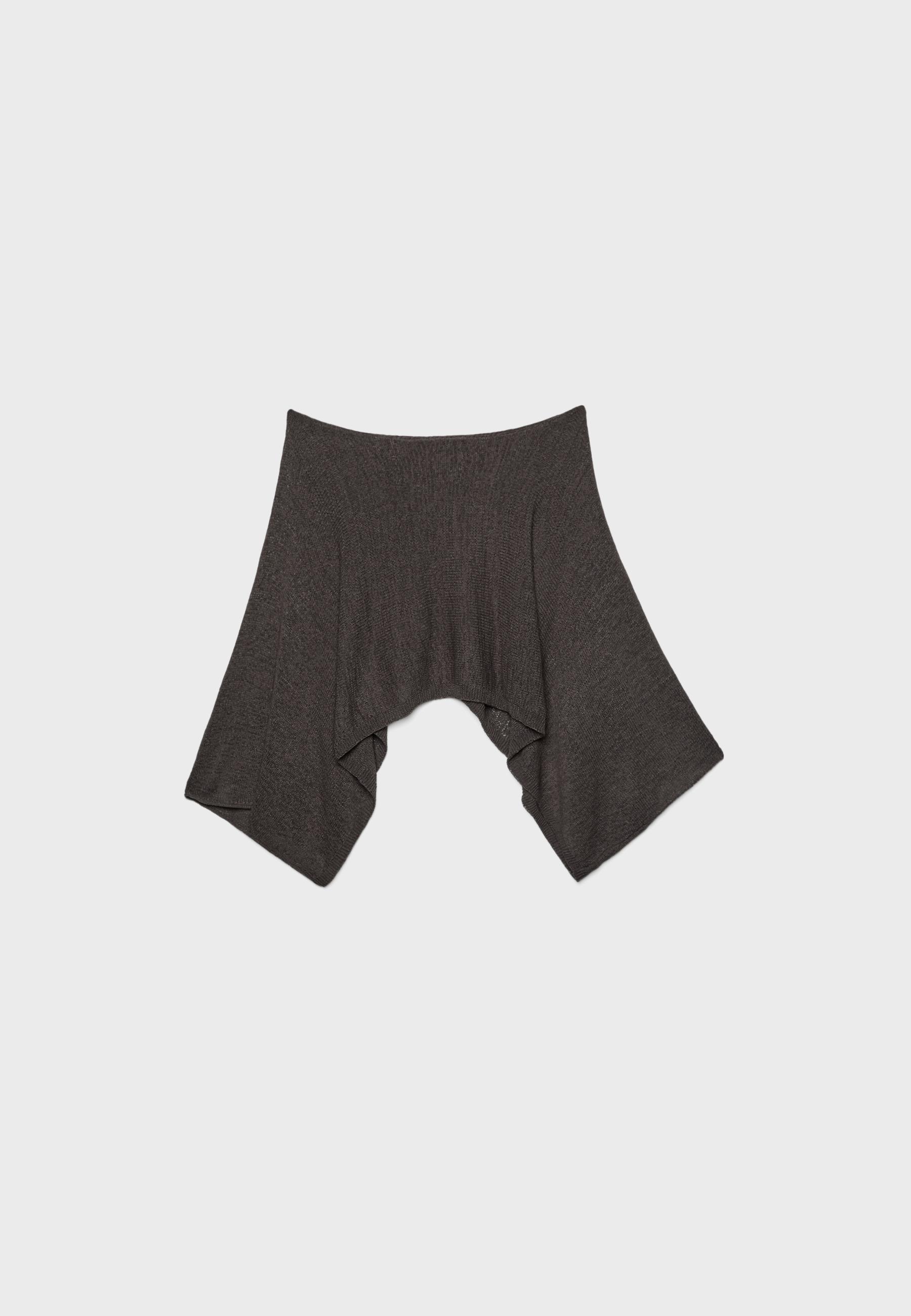 Fine knit cape — Brown