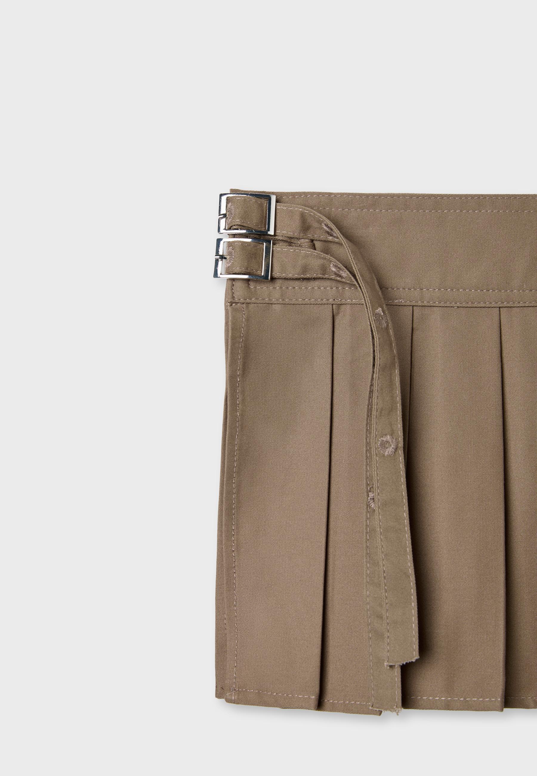 Pleated buckle belt — Khaki