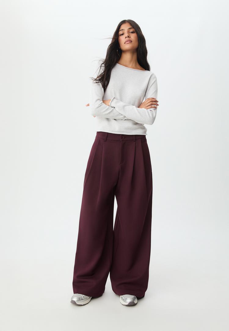 wide-leg-stoffhose-mit-abnahern