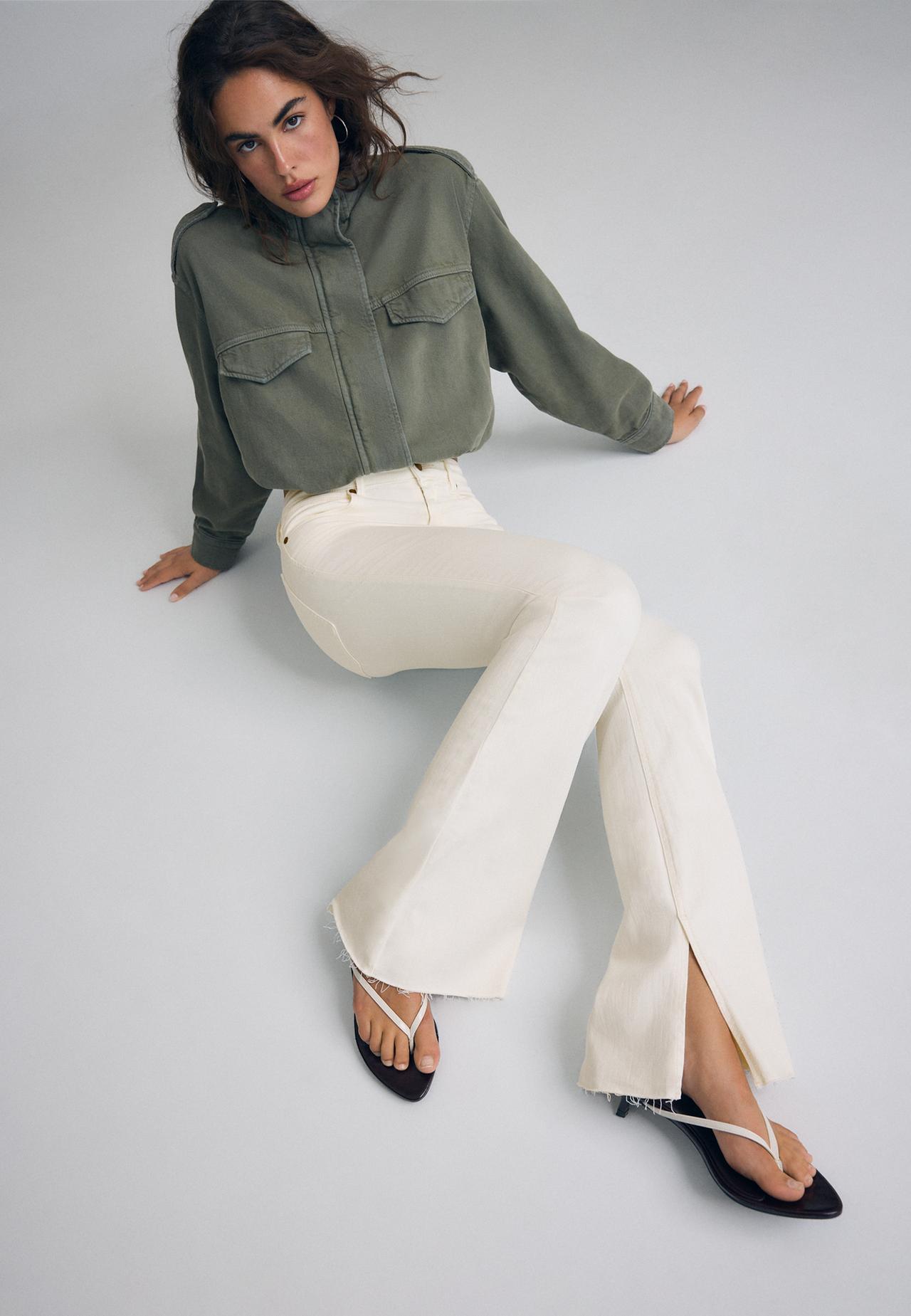 D74 stretch bell bottom jeans with slit — Vanilla