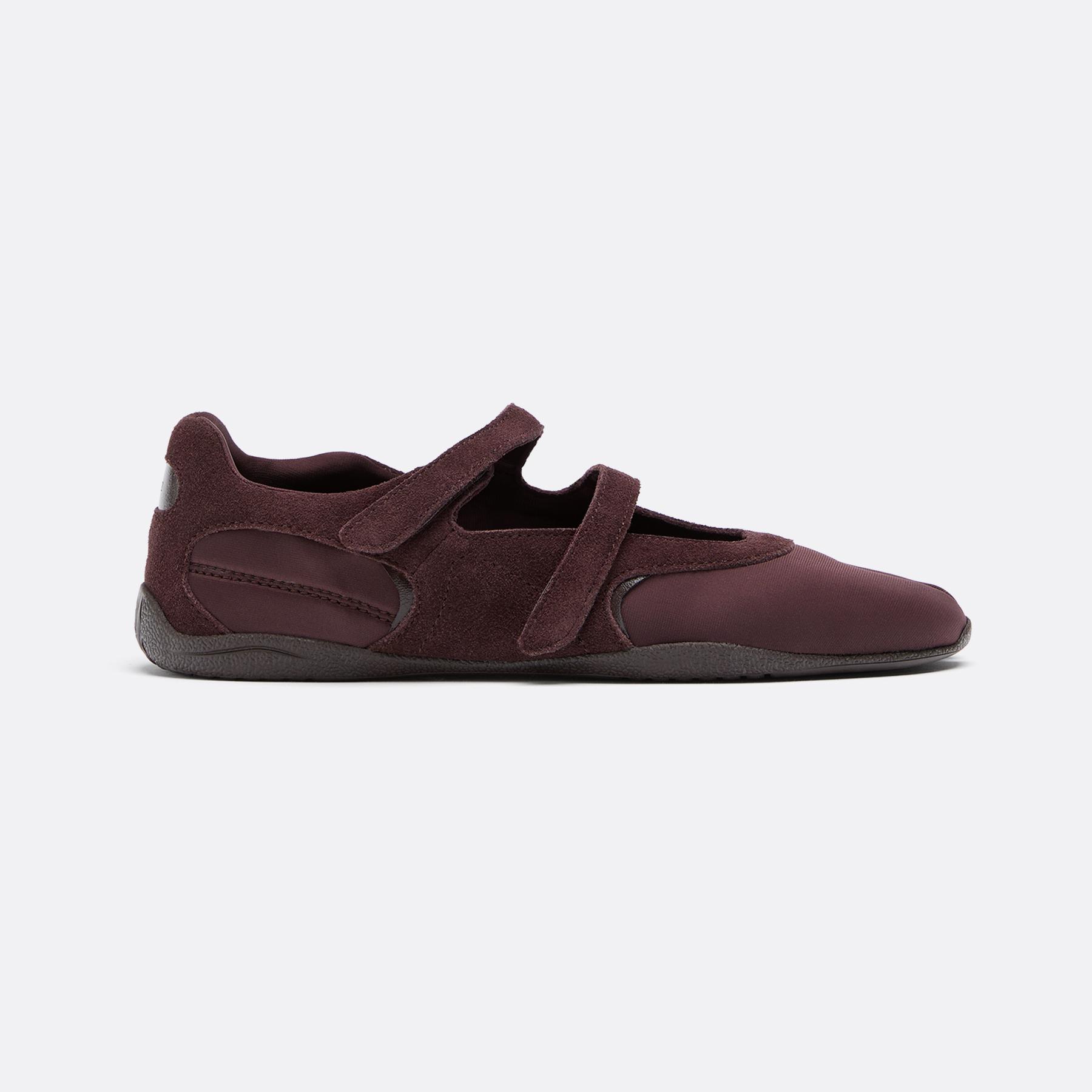 S032 Split toecap trainers — BROWN