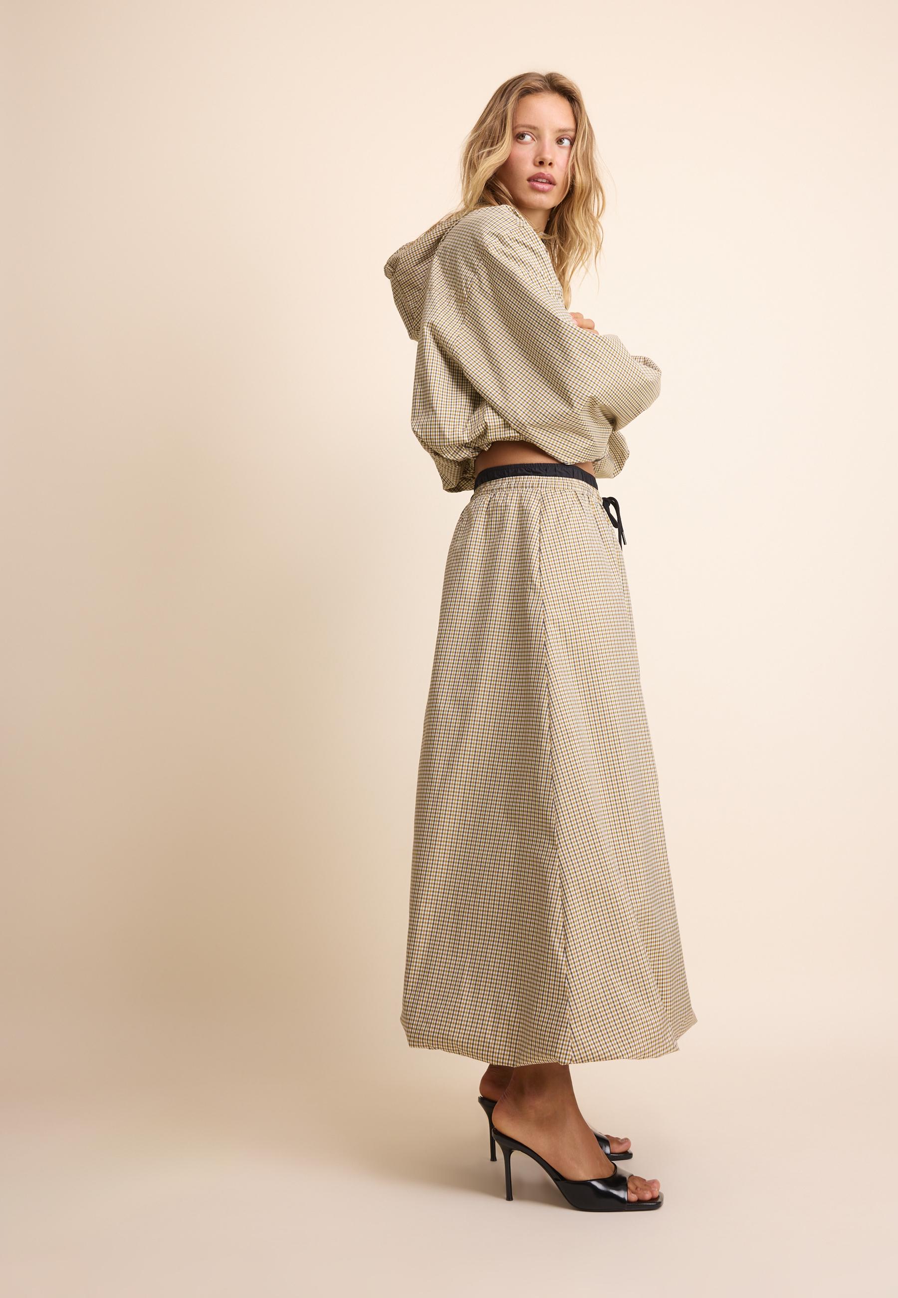 Check print balloon maxi skirt — Beige