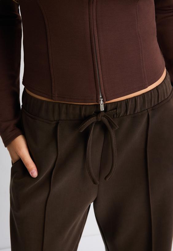 zachte wideleg jogger met stiknaad