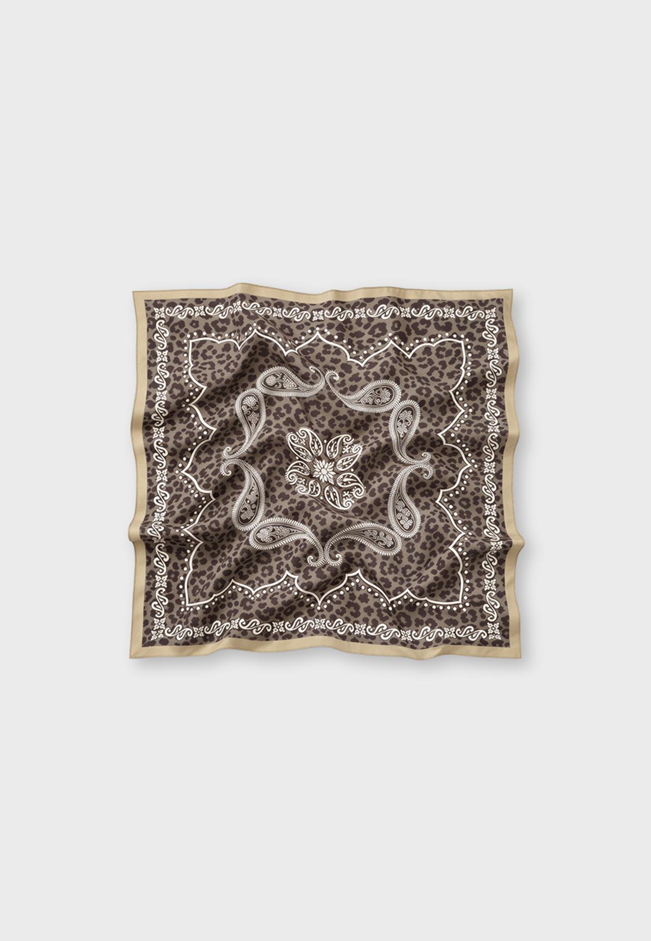 Leopard print scarf — Khaki