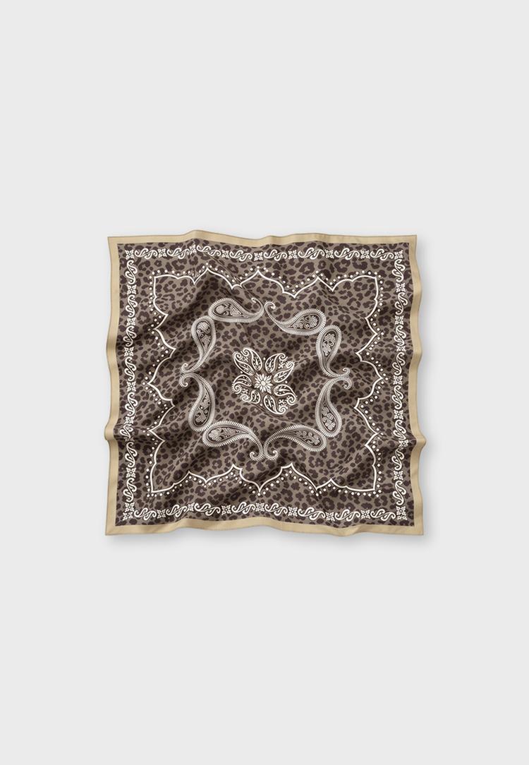 Leopard print scarf — Khaki