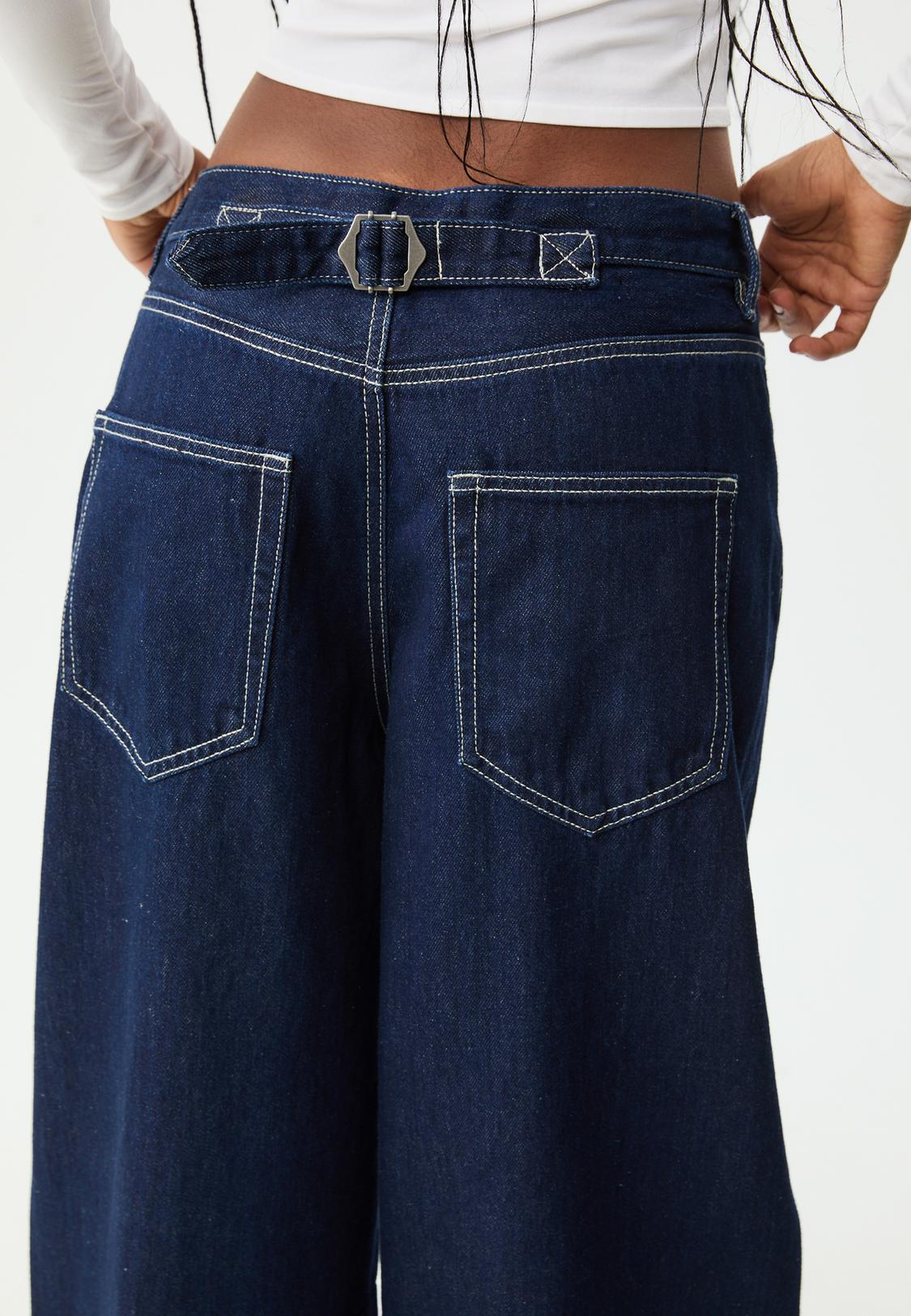 Adjustable barrel fit jeans