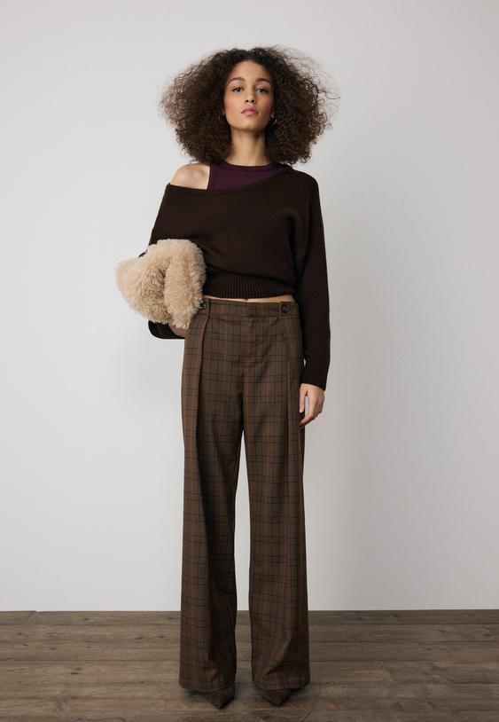 karierte-stoffhose-mit-bundfalten