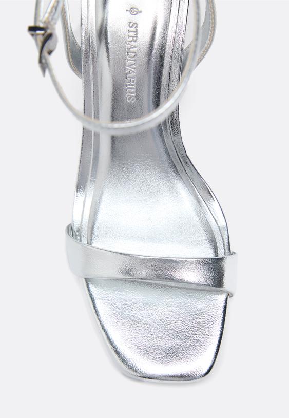 sandalias tacon efecto metalizado