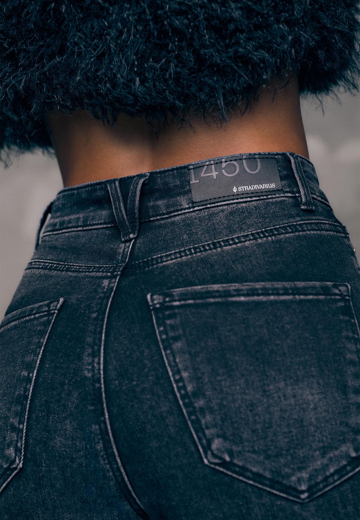 D09 Super high-waist skinny jeans — BLACK DENIM WASH