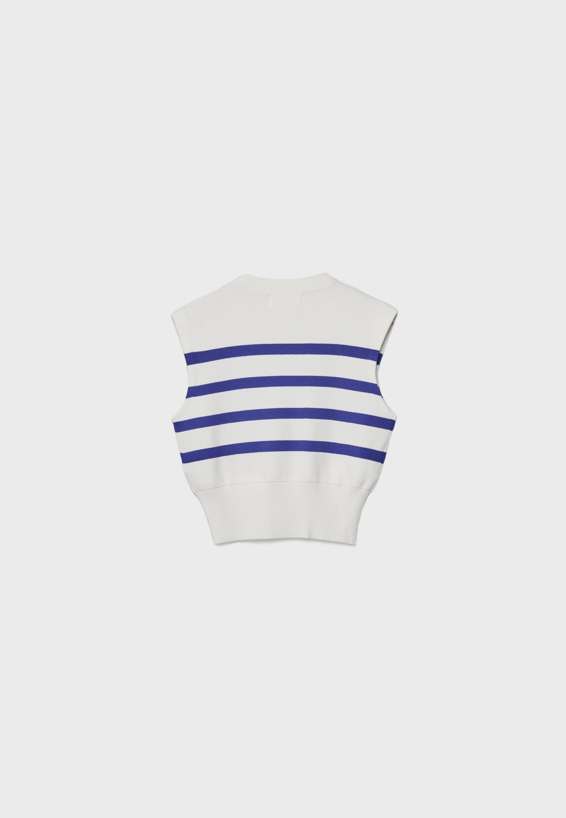 Knit round neck top — Ecru
