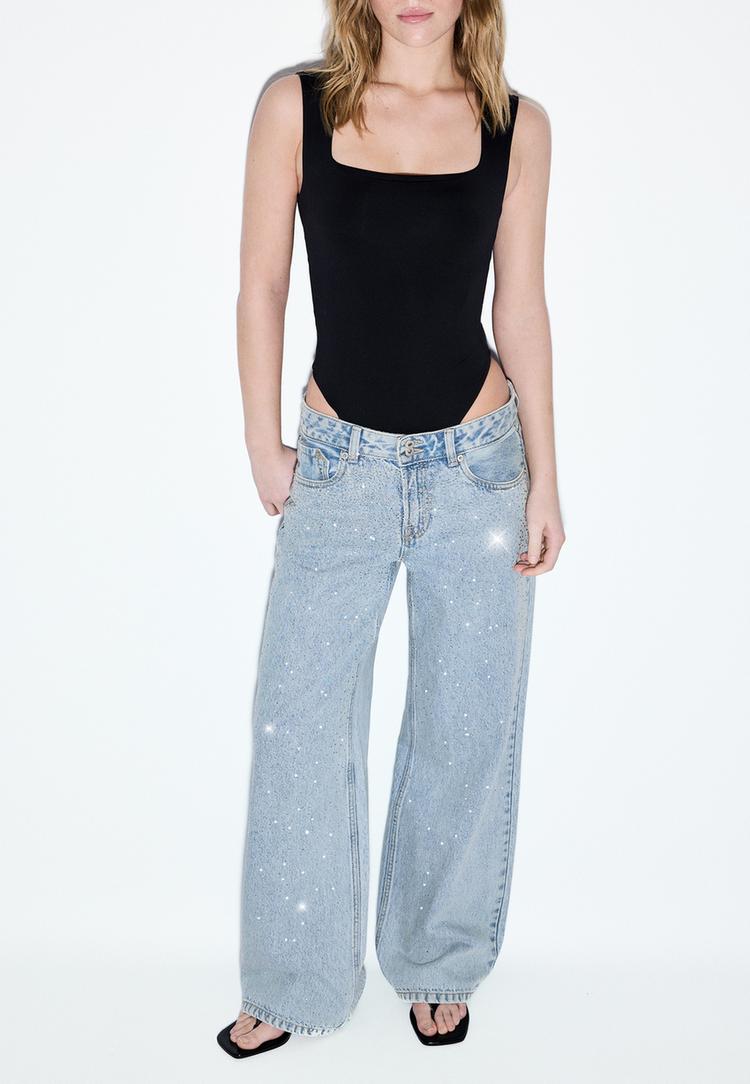 Jeans mit tiefem Bund, weitem Bein und Glitzer MITTELBLAUER WASHED-LOOK IM HELLEN JEANSBLAU 38