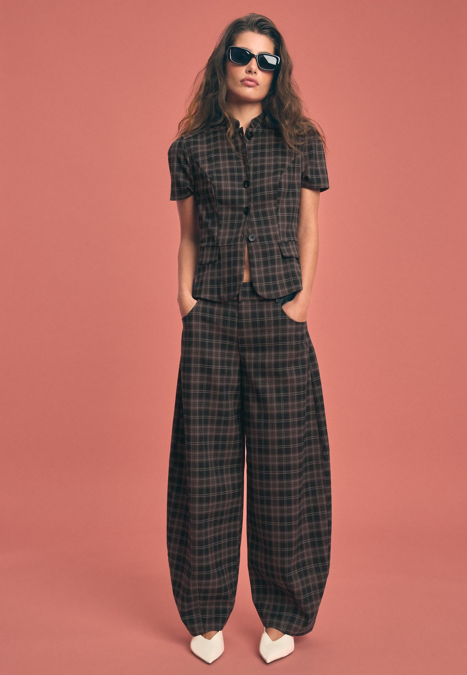Stradivarius Ekose barrel kumaş pantolon