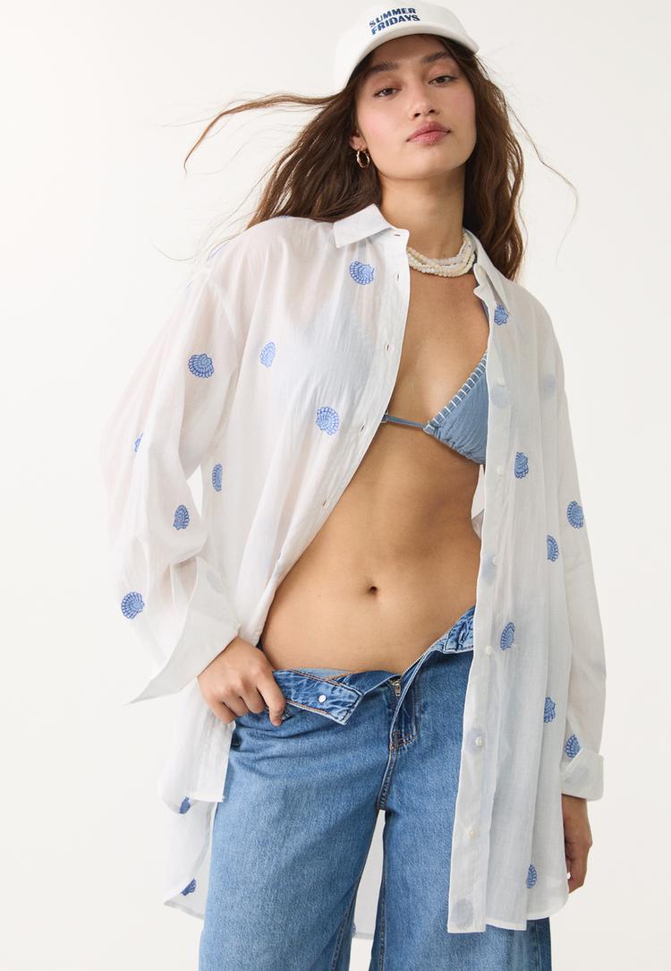 camisa fluida larga bordados concha