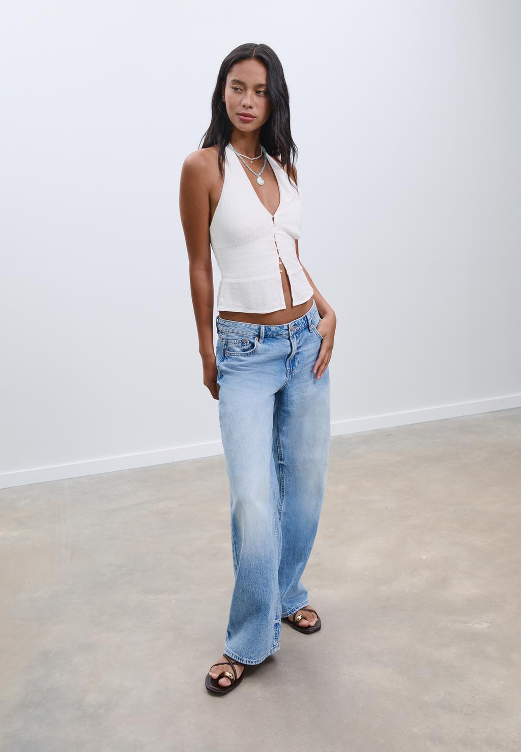 Top halter bottoni con lino