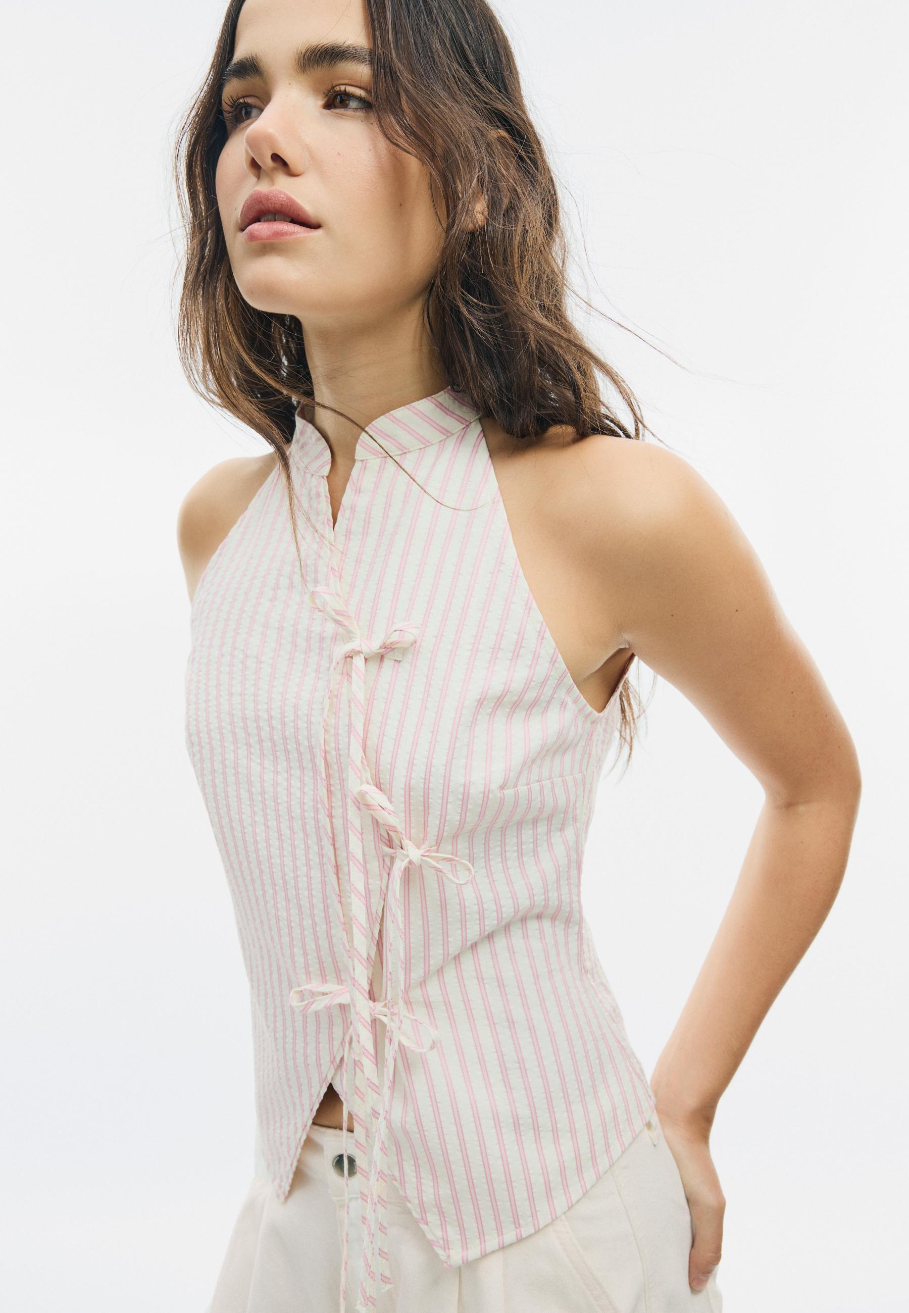 Semi-crinkled halter top with knots — Vanilla