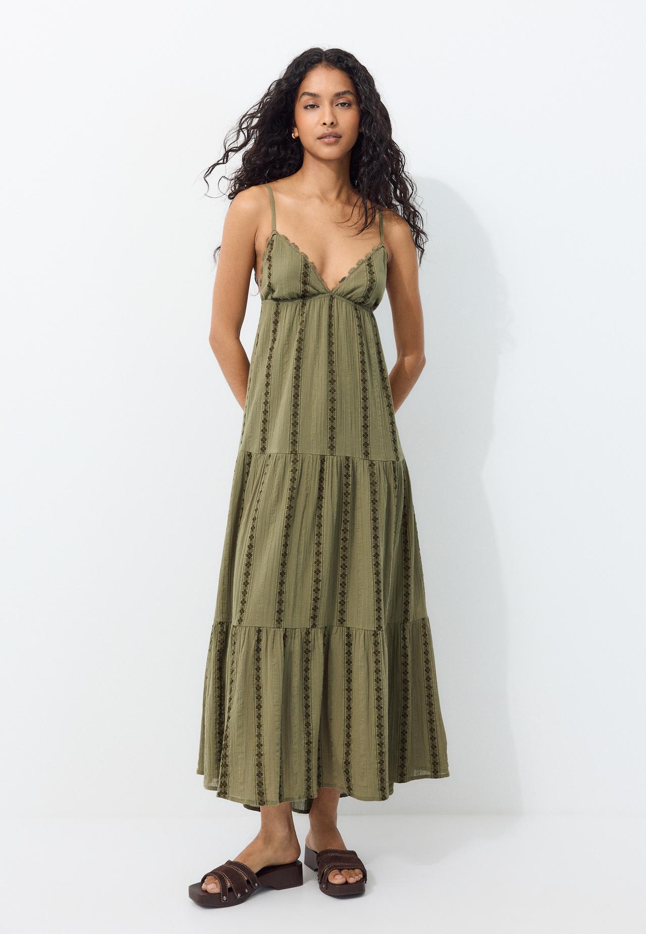 Flowing maxi dress with open back — Khaki