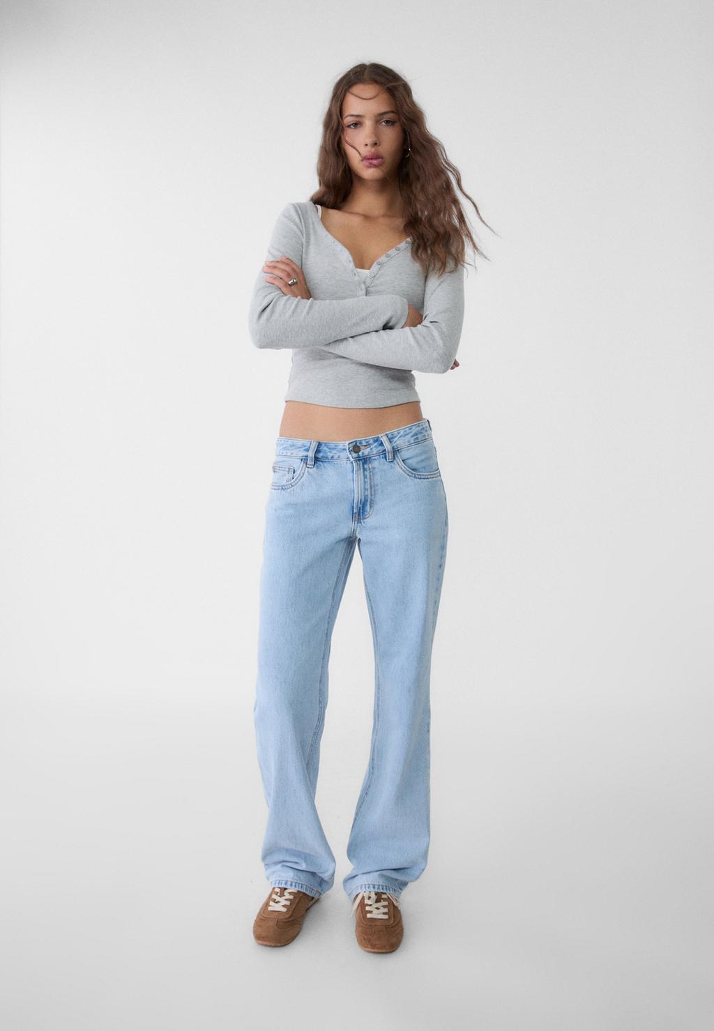 Low-waist straight fit jeans