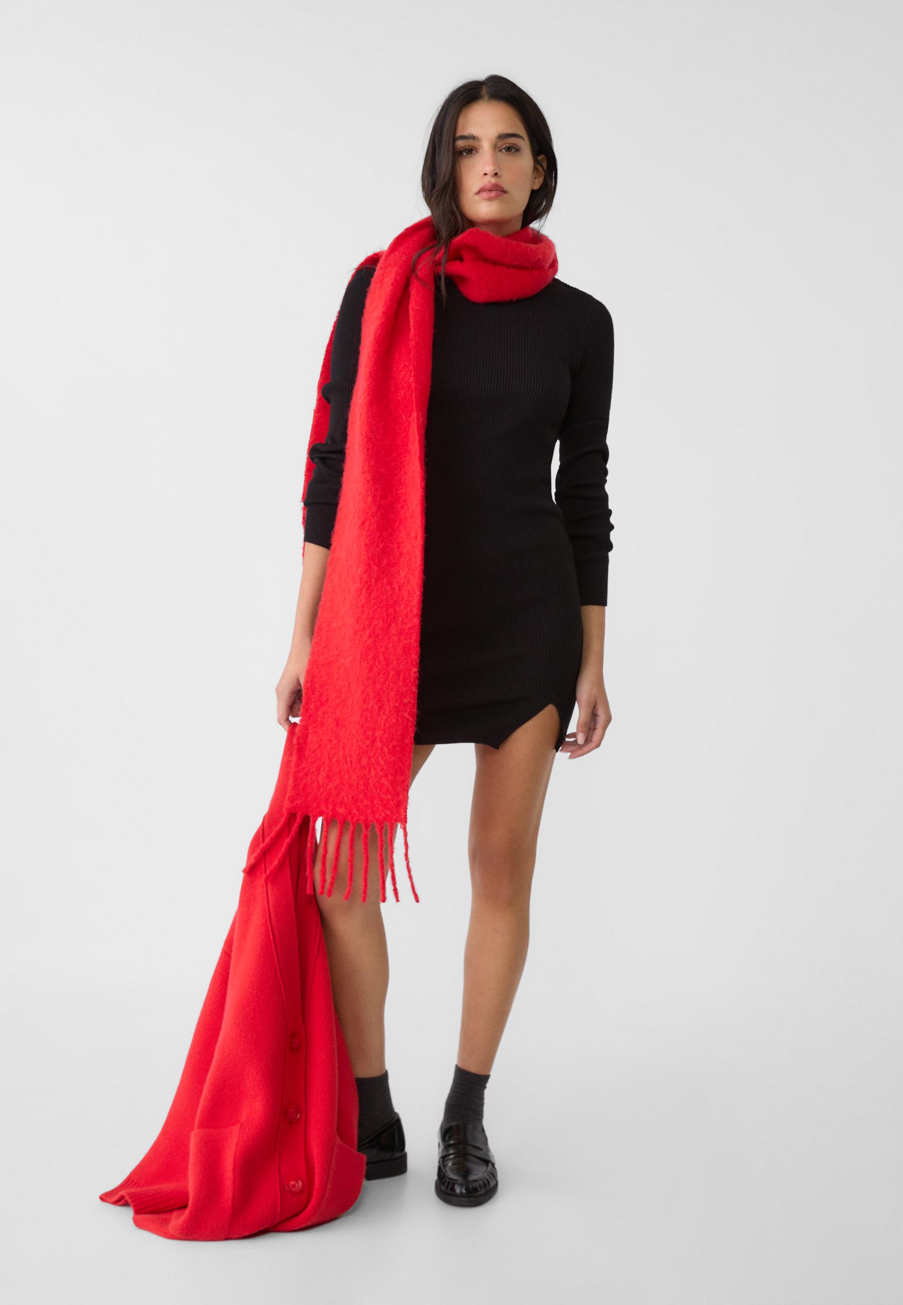 Vestito corto con collo rotondo