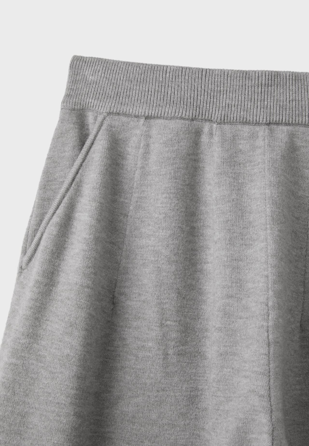 Barrel-fit knit trousers — Grey melange
