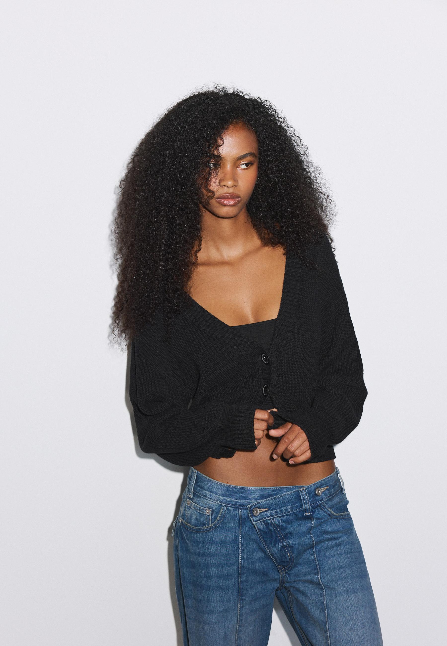 V-neck knit cardigan — Black