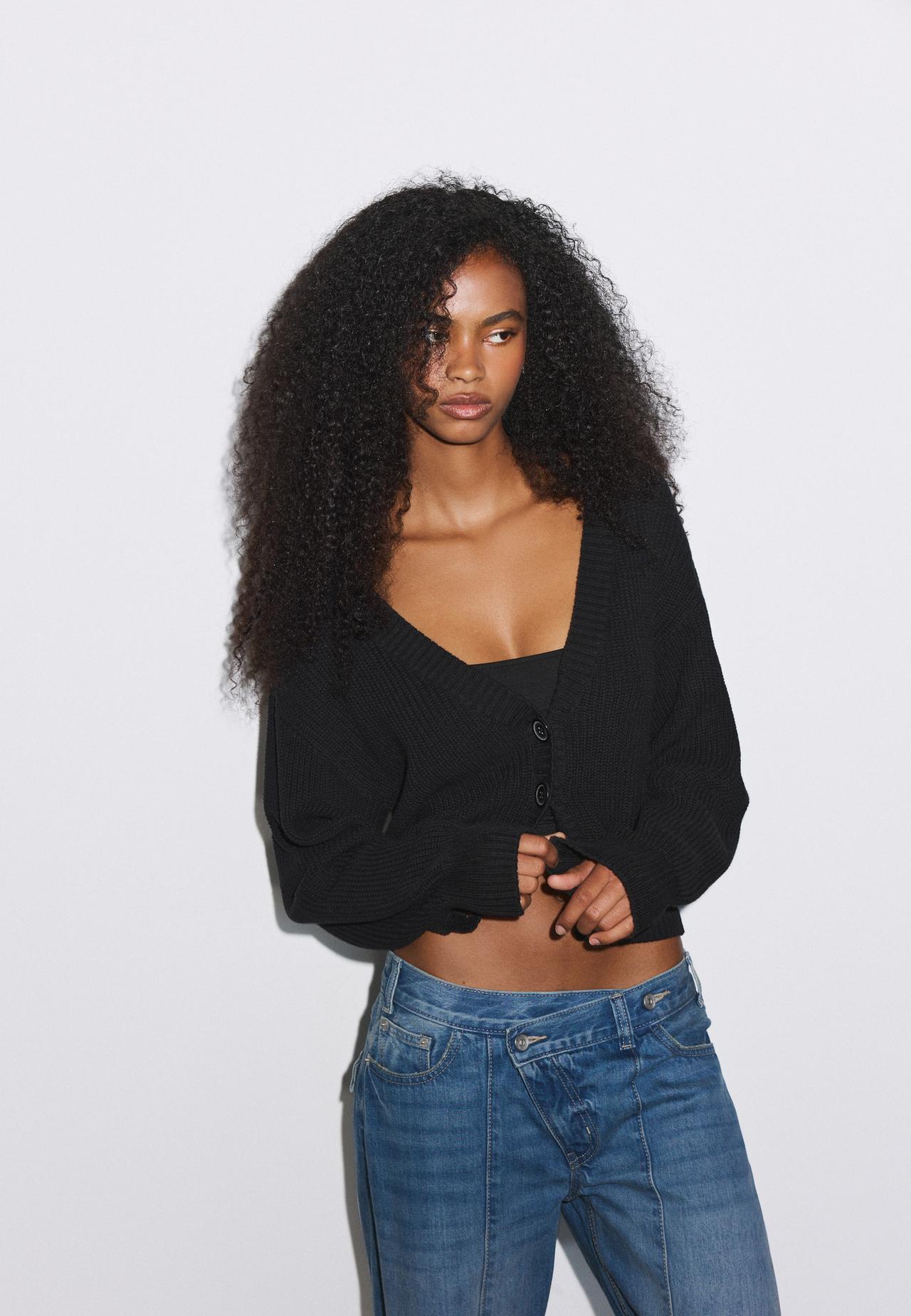V-neck knit cardigan — Black