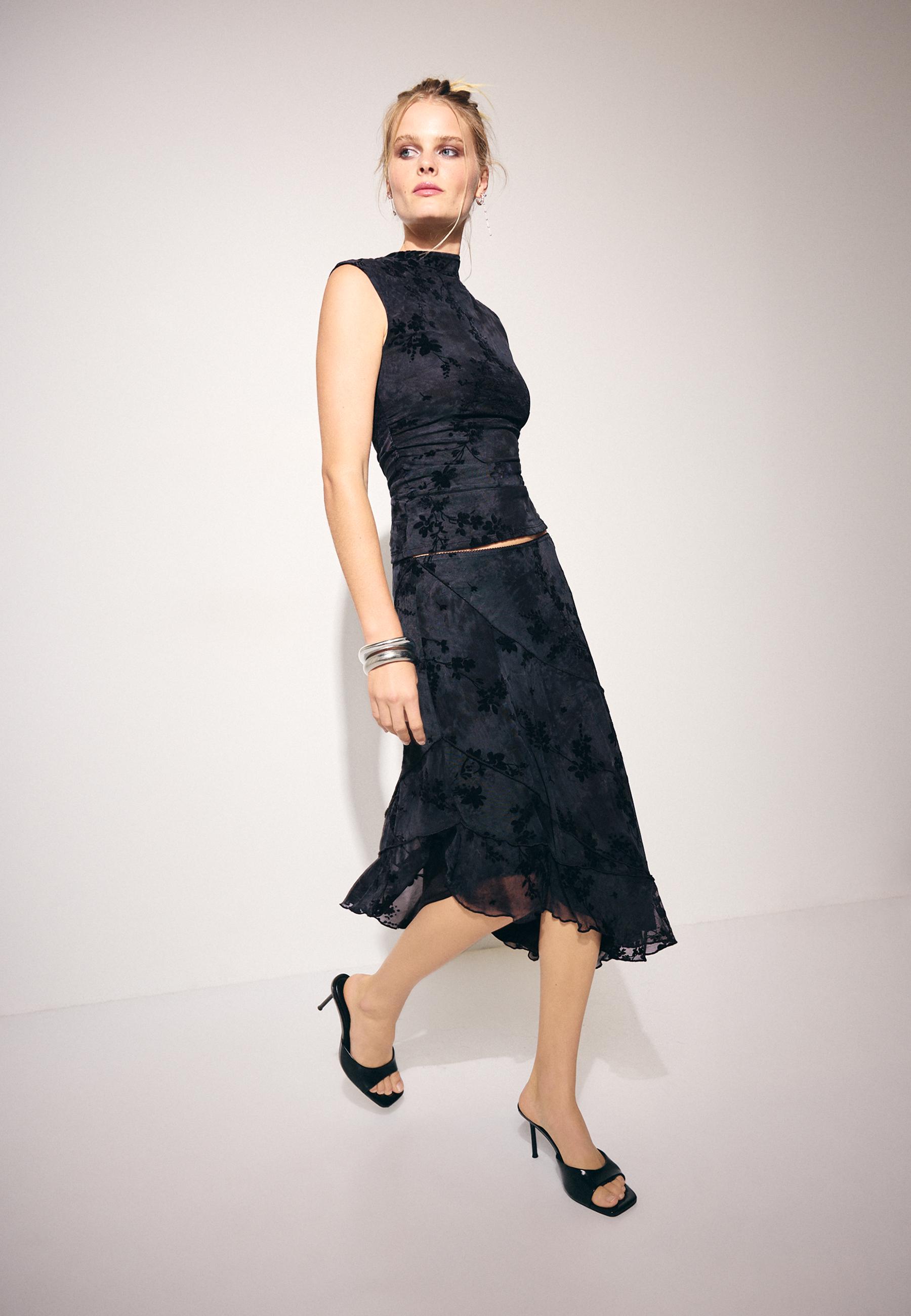 Asymmetric tulle skirt — Dark grey