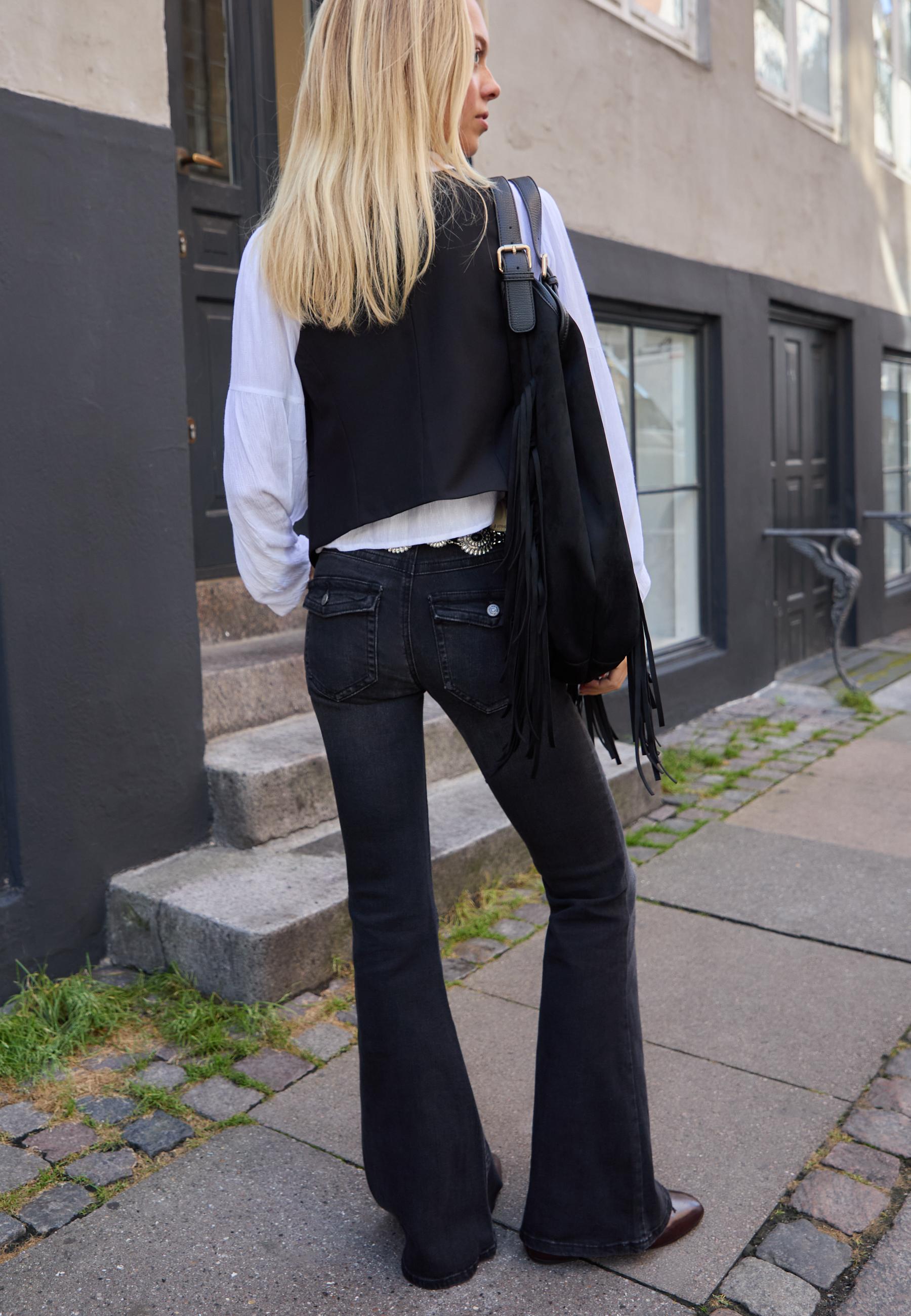 D04 low rise flared jeans — BLACK DENIM WASH