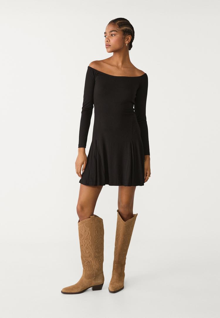 vestido corto godets