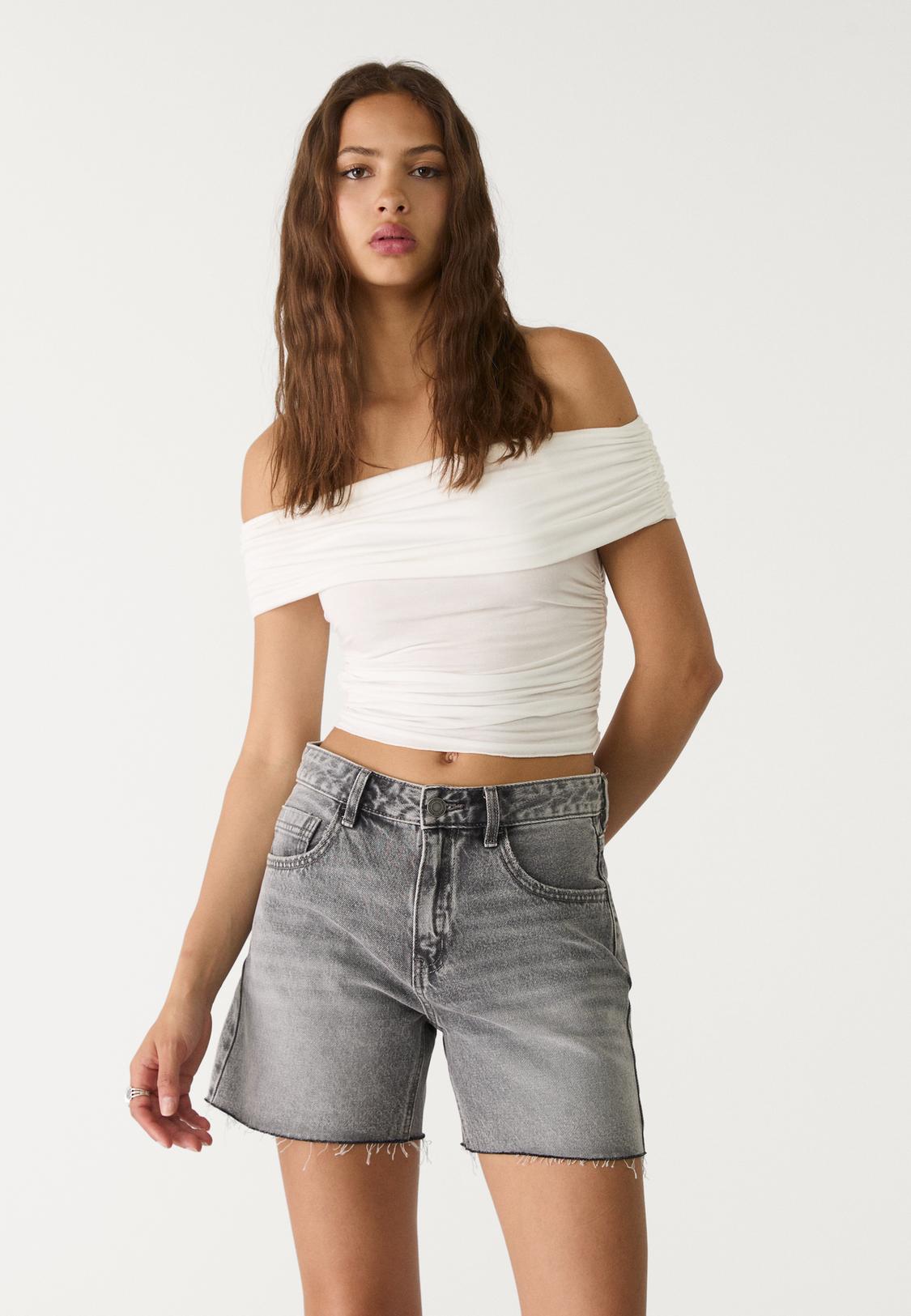 Denim Bermuda shorts Women's fashion Stradivarius Bahrain