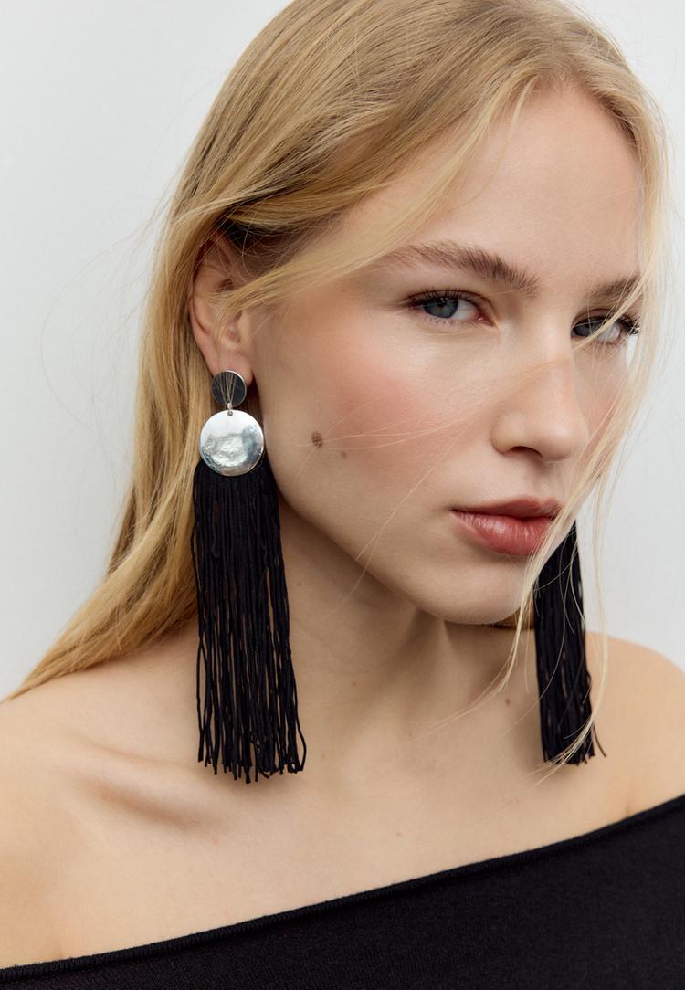 Stradivarius Μακρύ Σκουλαρίκι Με Κρόσσια Μαύρο Os φωτογραφία