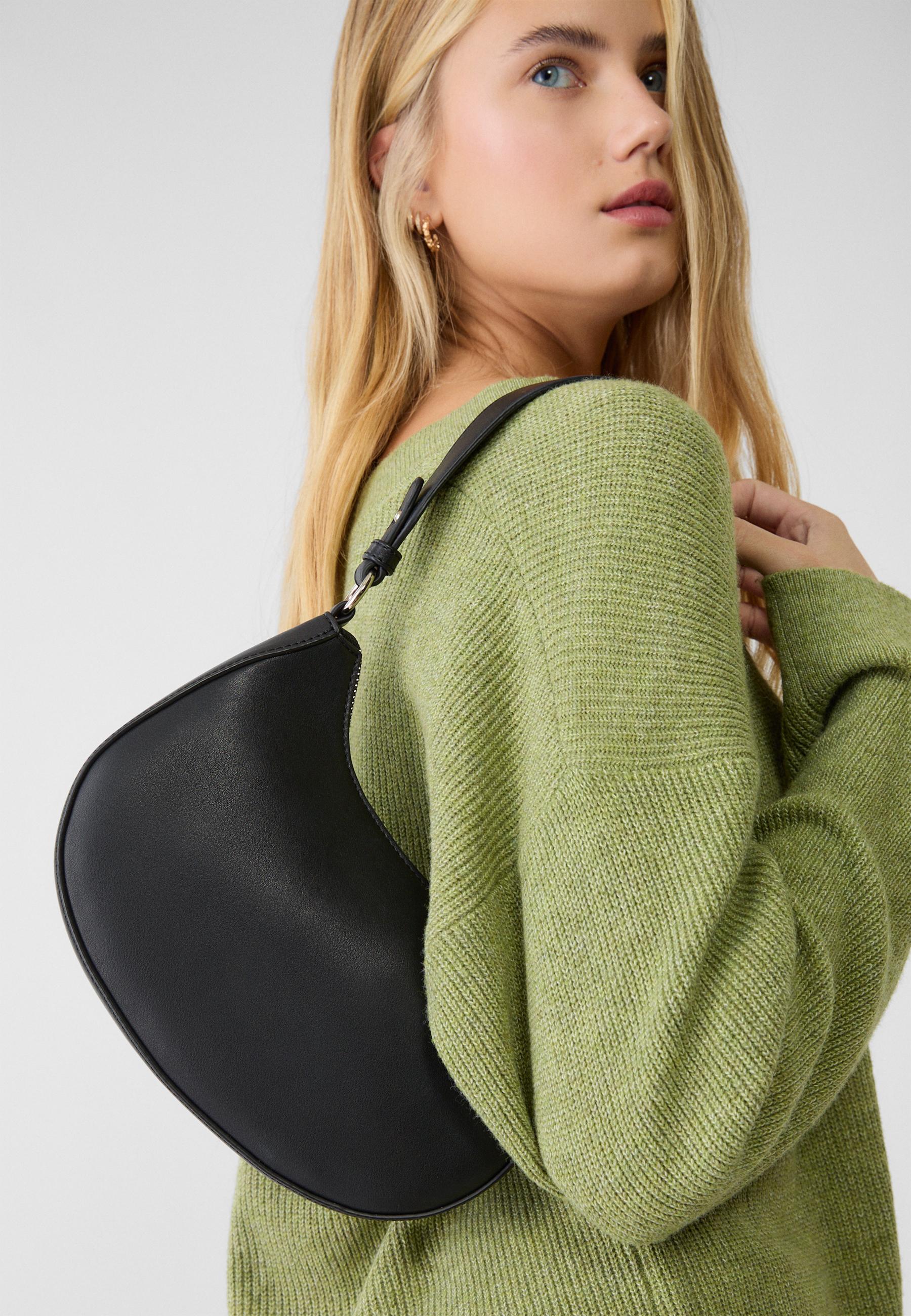 Moon shoulder bag with chain — Black