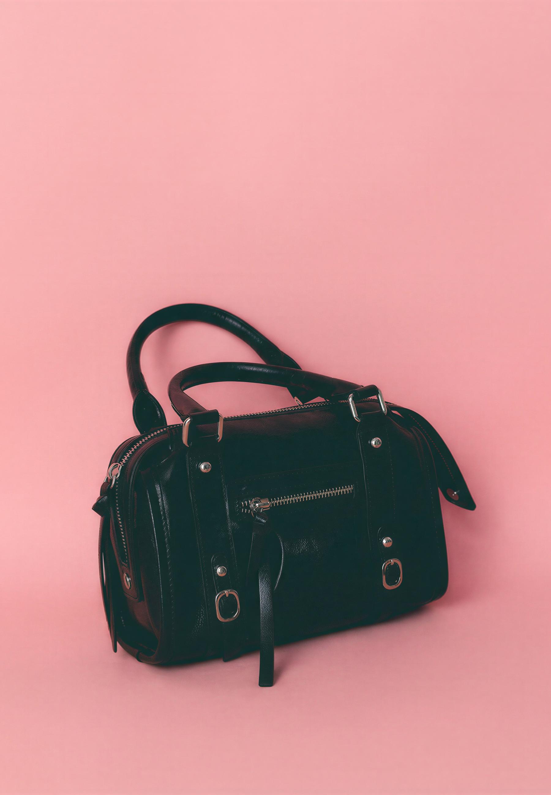 Faux leather crossbody bowling bag — Black