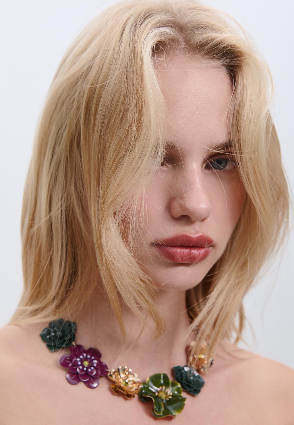 Collar multi flores esmalte