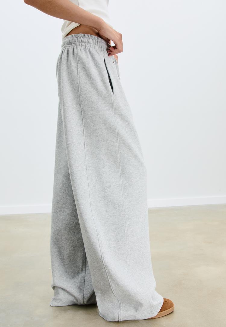 joggerhose-im-barrel--und-balloon-fit